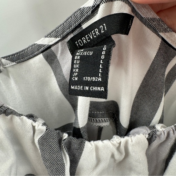 Forever 21 White, Grey & Black Plaid Mini Dress – Adjustable Straps, Size Large - Picture 4 of 7